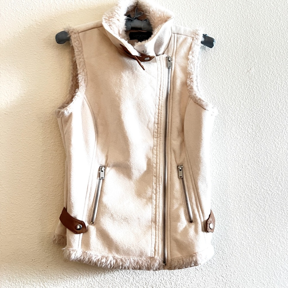 NWT Coffee Shop Moto Faux Suede&Fur-A Symmetrical front Zipper w/leather Accents